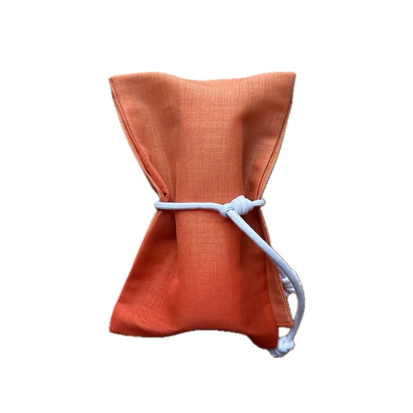 (2 for $30) Sulwhasoo traditional Korean gift wrap - Picture 2 of 8